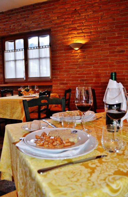 Hotel Locanda Le Tre Oche モリーナ・ディ・レードロ エクステリア 写真