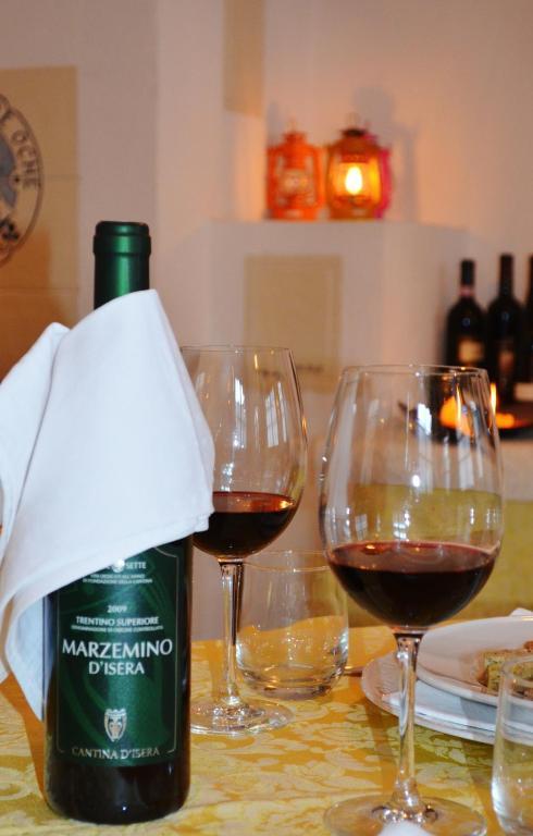 Hotel Locanda Le Tre Oche モリーナ・ディ・レードロ エクステリア 写真