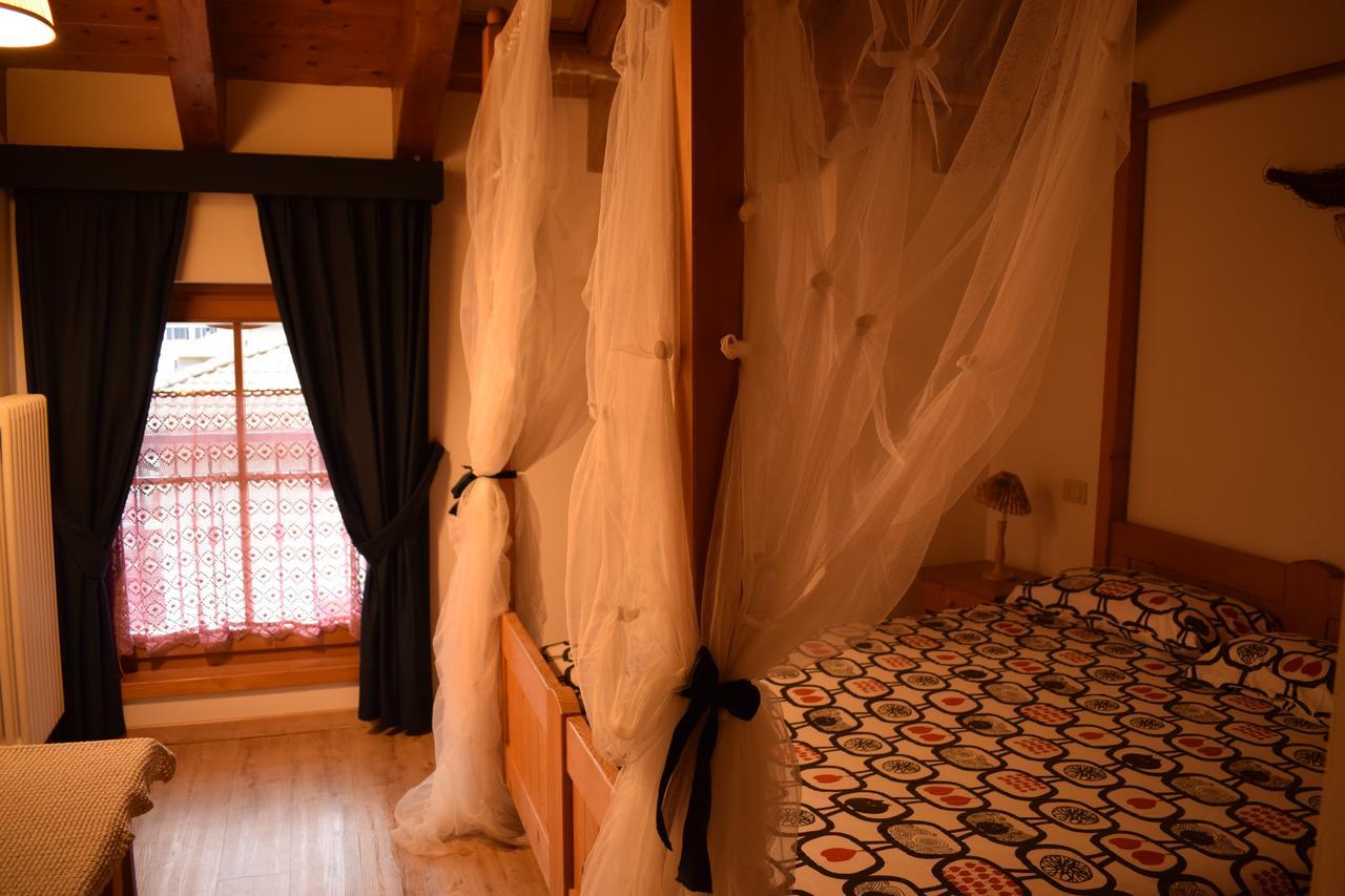 Hotel Locanda Le Tre Oche モリーナ・ディ・レードロ エクステリア 写真